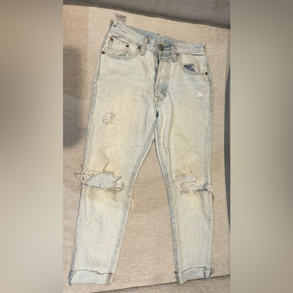 Levi’s 501 Skinny light blue distressed